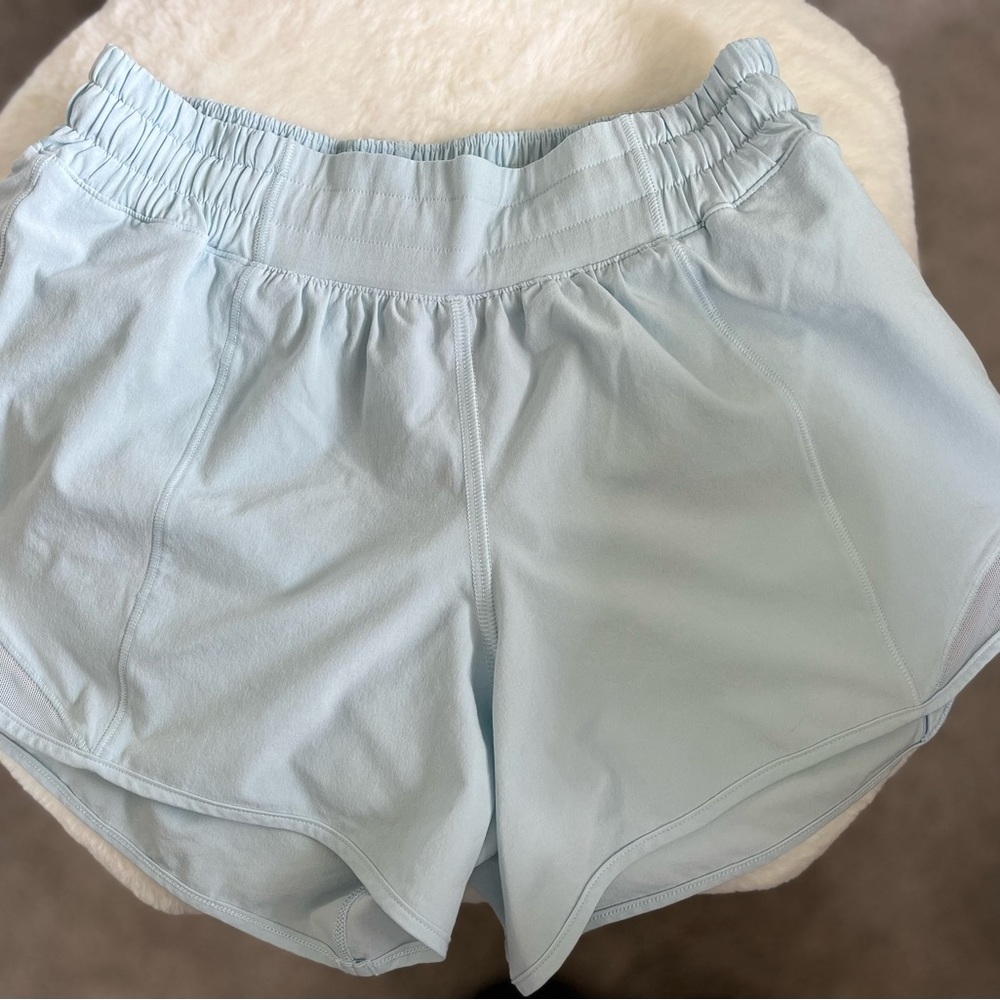 Lululemon Hotty Hot LR Short 4” Size 4 Lined Pastel Blue